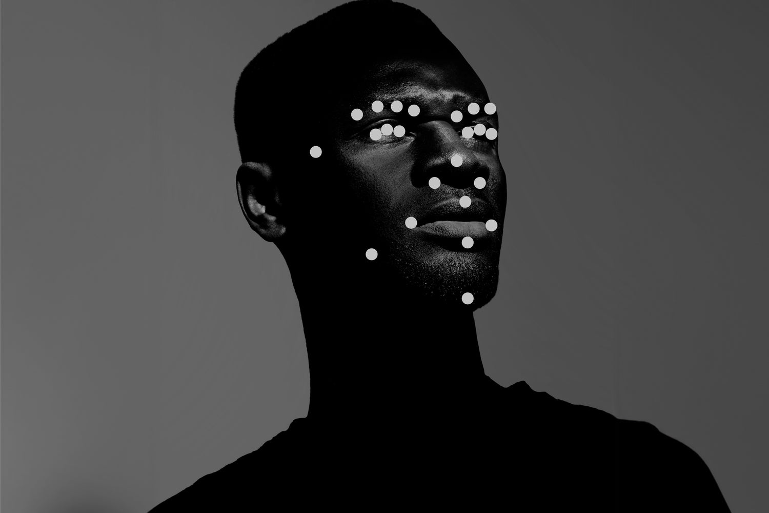 Adversarial Fashion: where a flawless style defies Recognition Systems